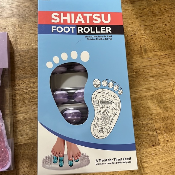 Shiatsu Foot Roller and Hot/Cold Spa Pillow - Picture 2 of 5